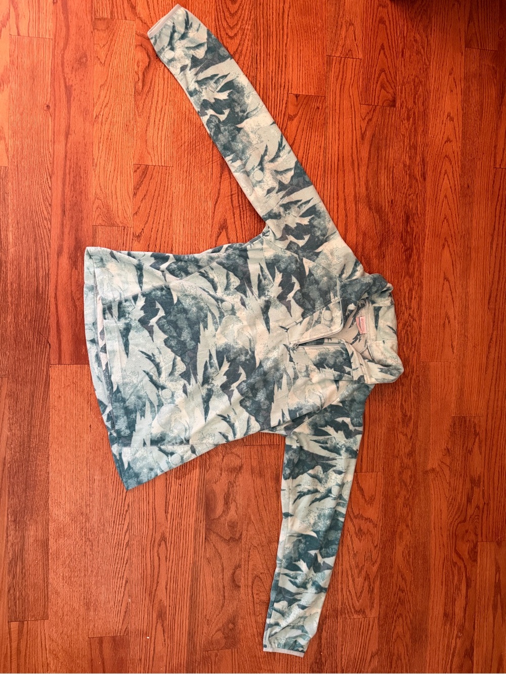 Columbia Teal and Navy Leaf-Print Quarter-Zip Fleece